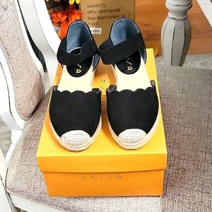 Brand New espardrille sandals size 10